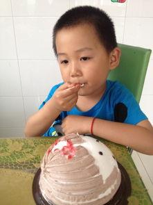 洋洋珊珊吃瓜,洋洋珊珊的吃瓜大冒险