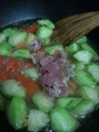 吃胜瓜的图片,探寻吃胜瓜的独特魅力